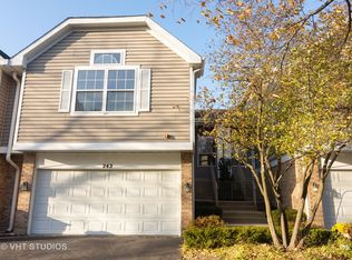 242 Prairie View Ln, Wheeling, IL 60090