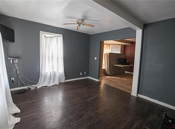 5th image of 124 N Topping Ave