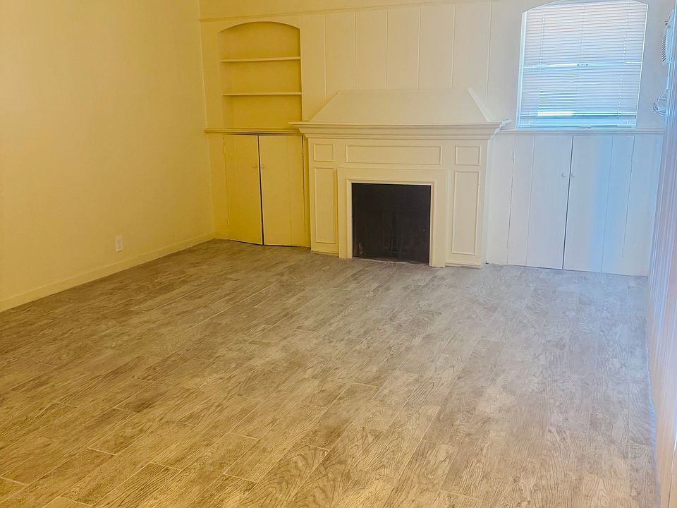 Living room new flooring and paint