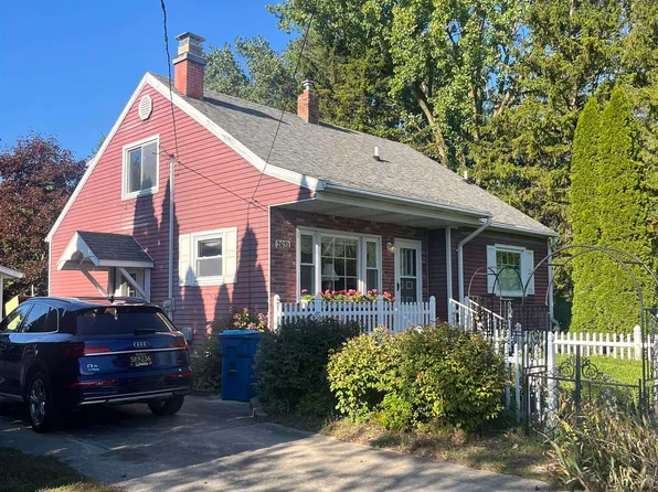 2631 Simon St, Bay City, MI 48708