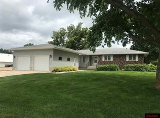 105 3rd Ave SW, Mapleton, MN 56065