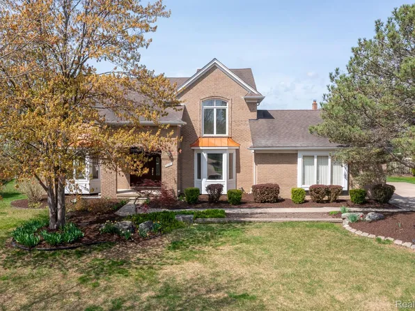 3351 Muerknoll Dr, Troy, MI 48084