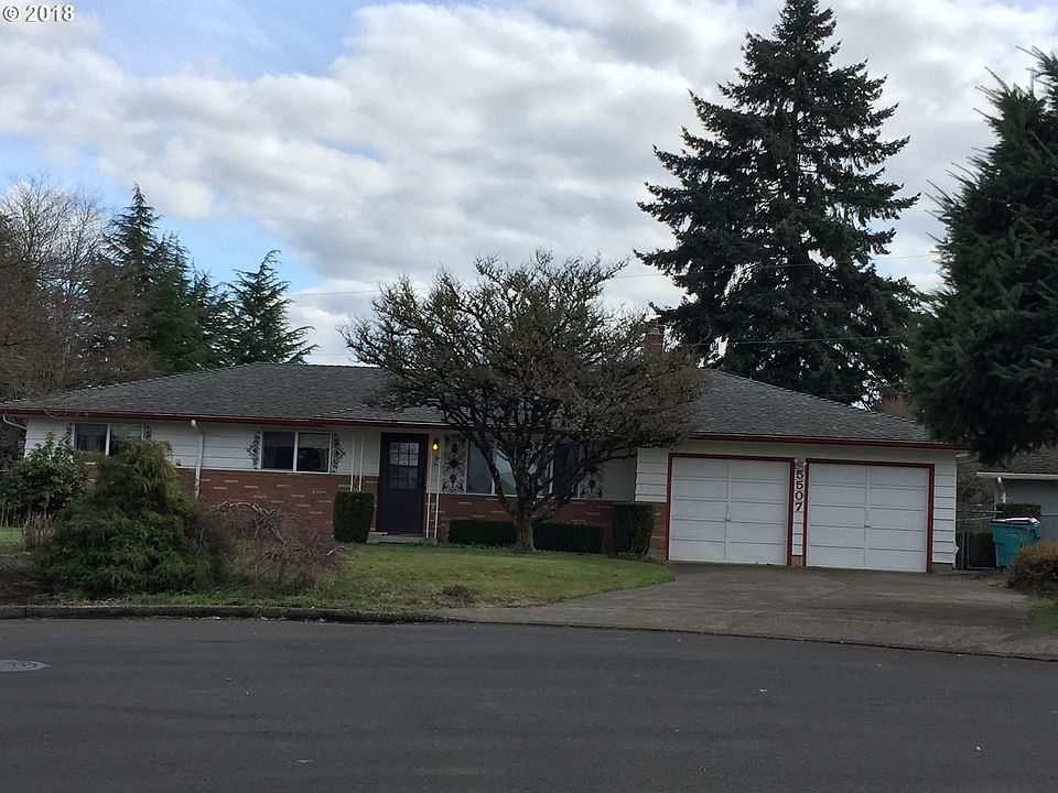 1st image of 5507 NE Chateau Dr