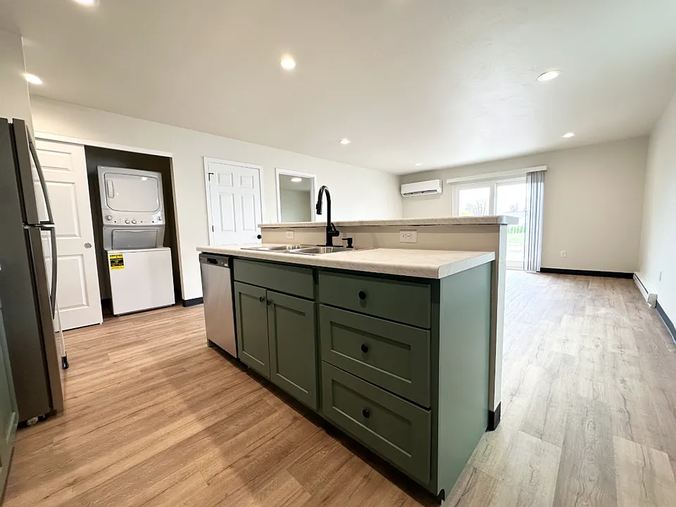 525 Rustic Ridge Dr