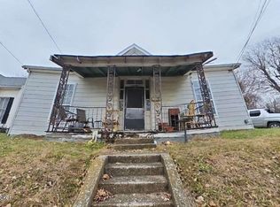 206 Elm St, Eminence, KY 40019