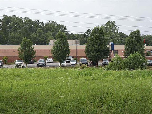 5th image of 114 Woodhill Ln
