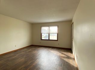 201 Stonewall Ct APT 2, Nappanee, IN 46550