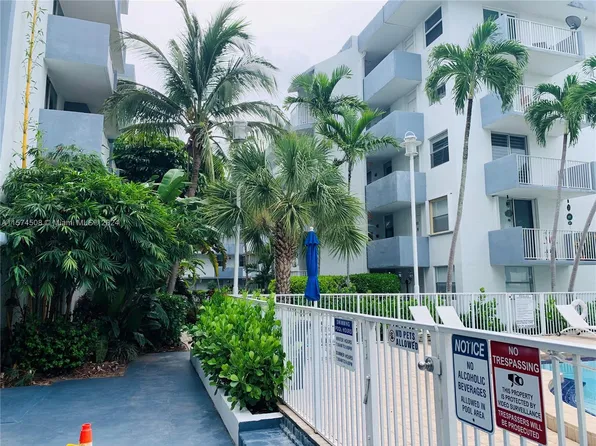 1801 S Treasure Dr APT 125, North Bay Village, FL 33141