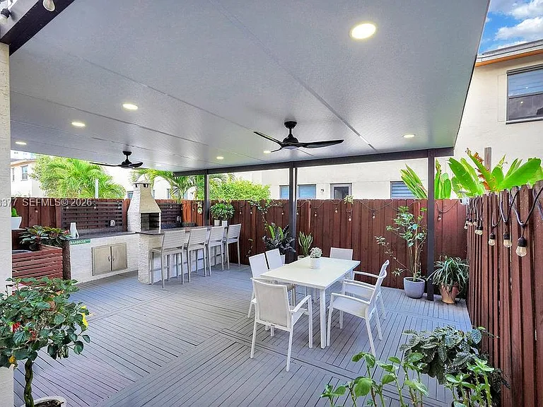 10533 NW 81st St — Photo 29
