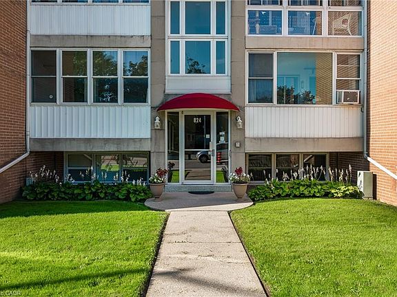 2nd image of 824 Brant St #9