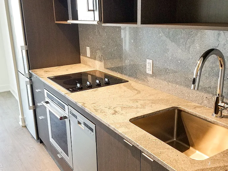 7 Mabelle Ave #4405 — Photo 3