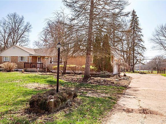 2nd image of 3587 Napanee Dr