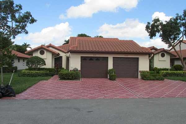 Home For Sale In Huntington Pointe