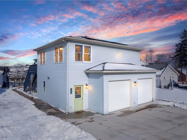 664 Pine Dr, Lake Milton, OH 44429