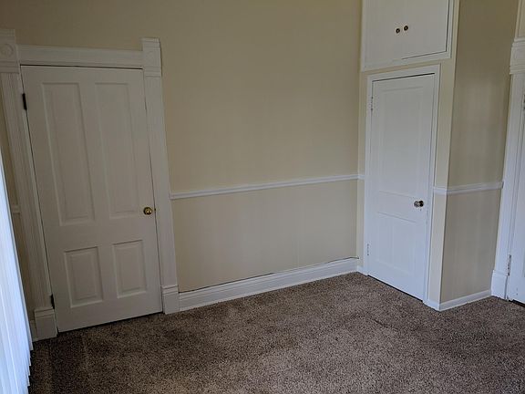 5th image of 4824 Capitol Ave APT 2