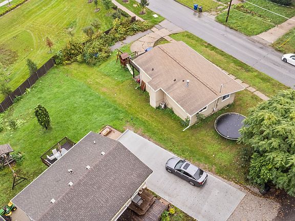 2nd image of 2 E Hillside Ave