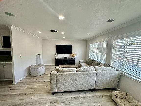 4th image of 510 Saddlebrook Drive
