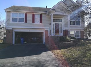 9 Cobbler Ct, South Elgin, IL 60177
