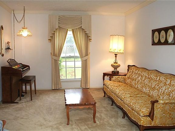 5th image of 10218 Golden Meadow Dr
