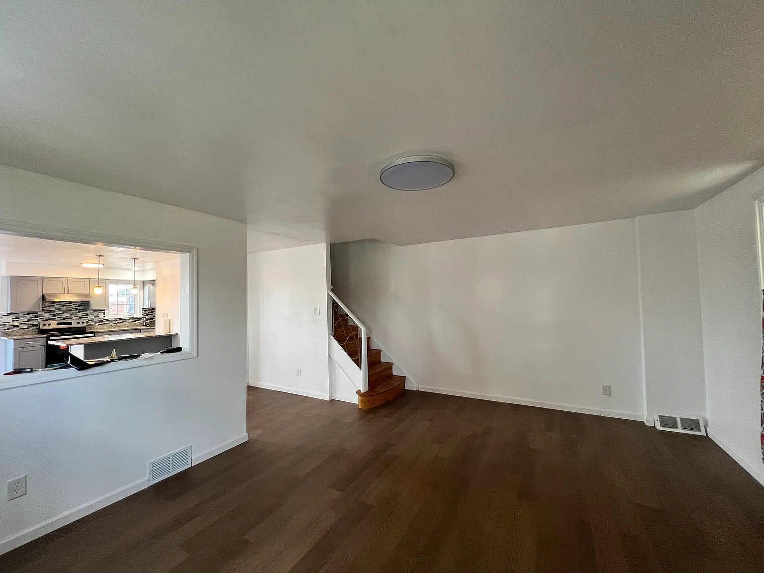 3 bed, 1404 sqft, $2,300 — Photo 4