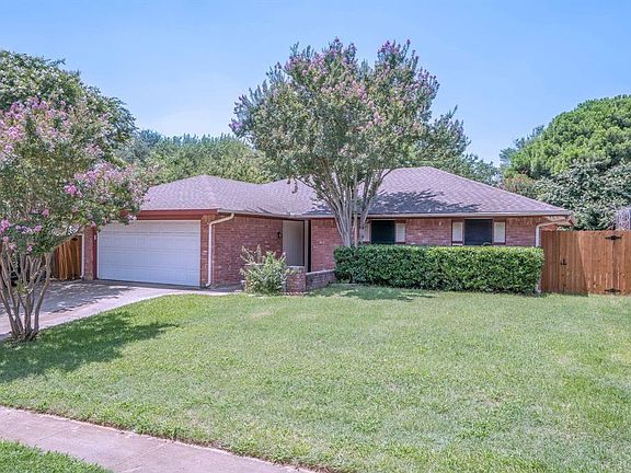 3rd image of 2411 Cranberry Ln