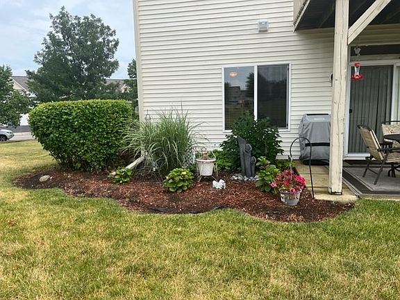 4th image of 1624 Fieldstone Dr S