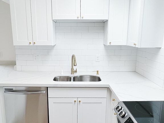 Kitchen - Brand new Samsung appliances