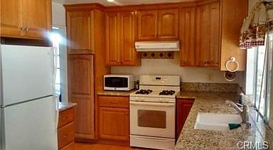 3rd image of 1795 N Dundee Ave
