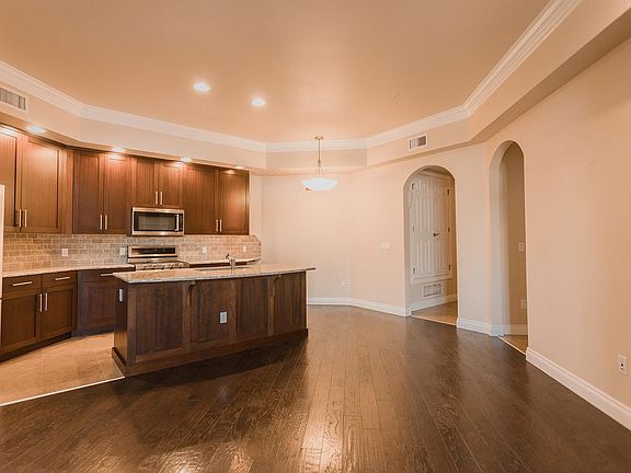 3rd image of 1120 Delaware St APT 407