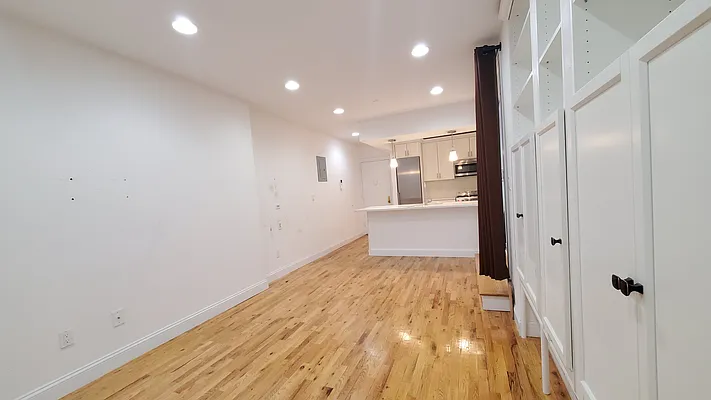 Rented by Compass | media 16