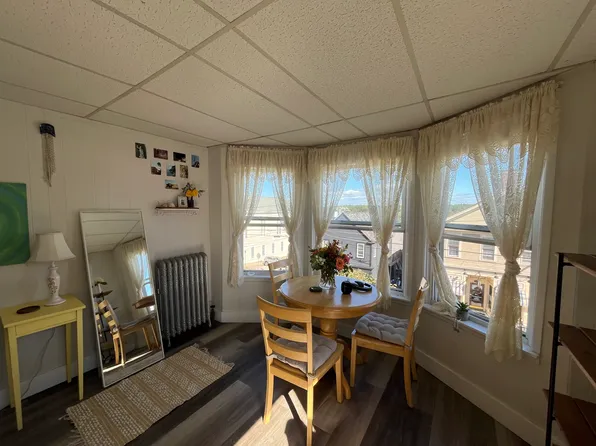 235 Main St APT 4, East Greenwich, RI 02818