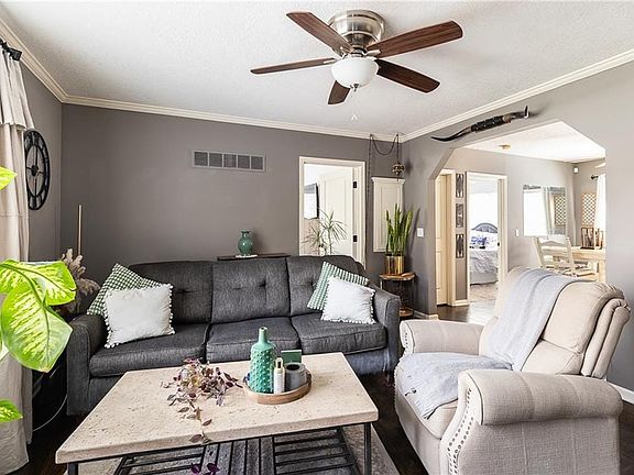 4th image of 4526 Roanoke Pkwy #4