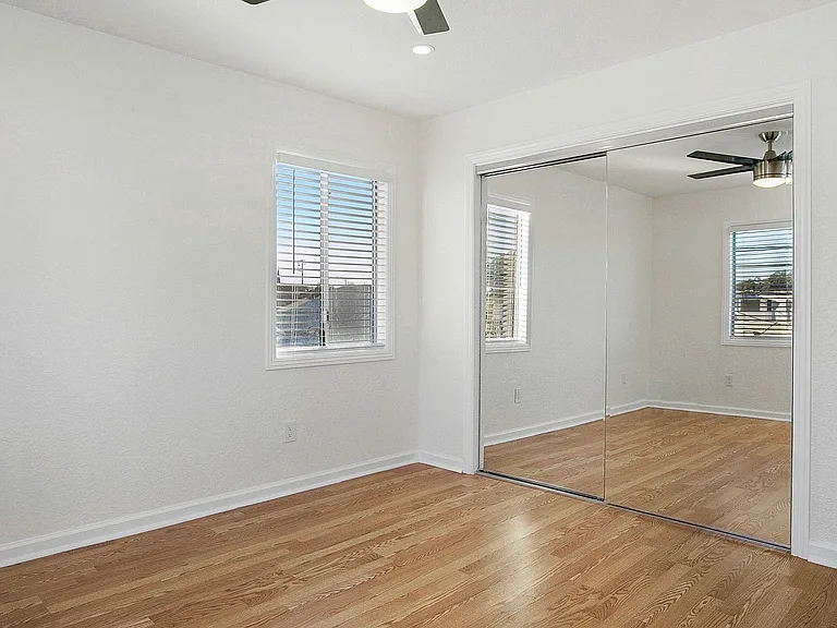 Linden Avenue Triplex — Photo 11
