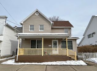 28 E 3rd St, Wyoming, PA 18644