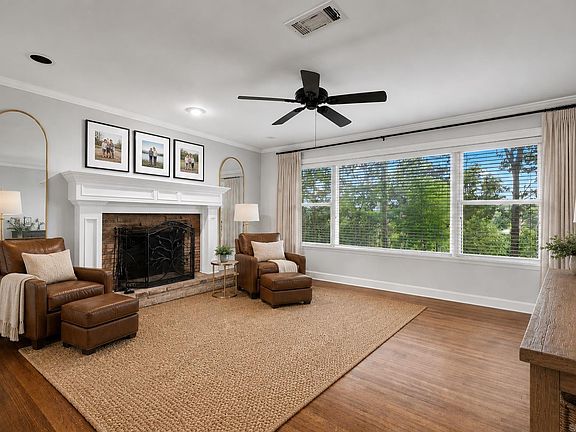 2nd image of 3501 Lakeview Rd