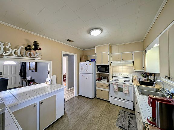 4th image of 102 Brentwood Ave