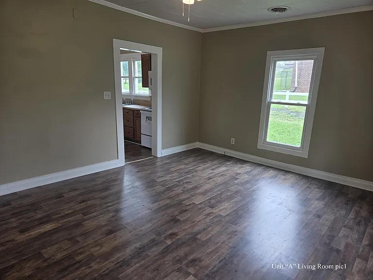 605 Grove St — Photo 12
