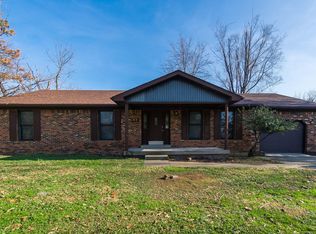 122 Stonepost Rd, Louisville, KY 40229