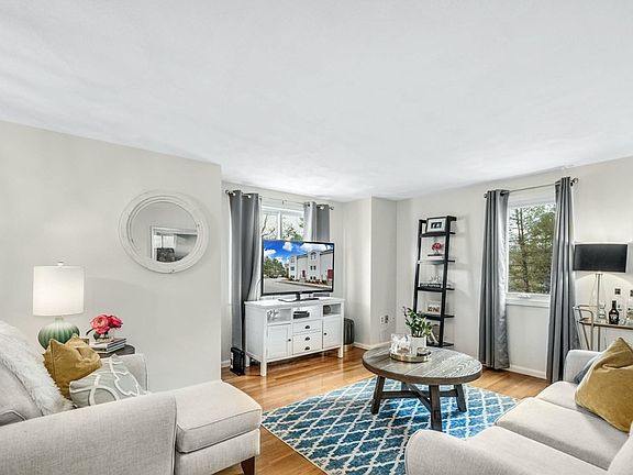 4th image of 26 Webster St Unit 26