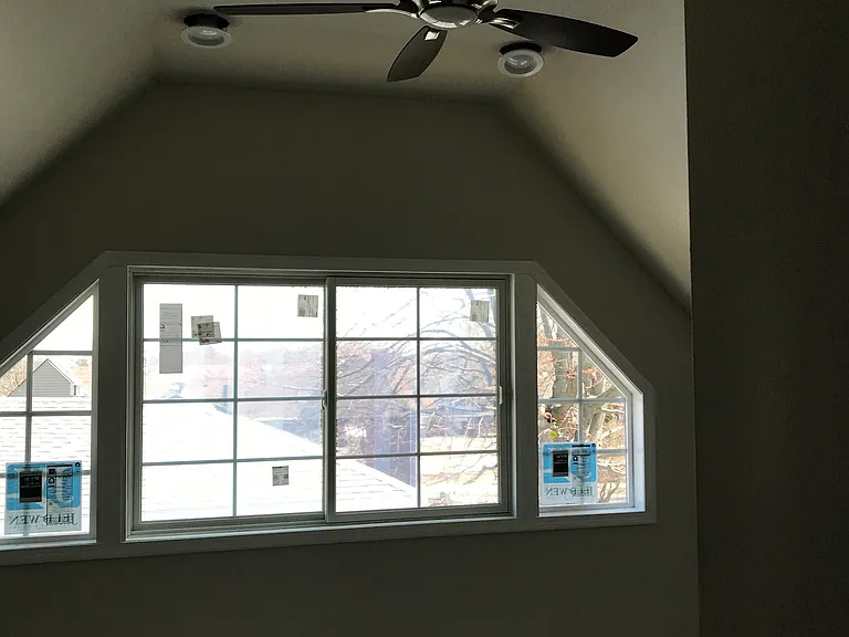 502 E Broadway St — Photo 20