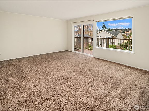 5th image of 3021 21st Avenue W