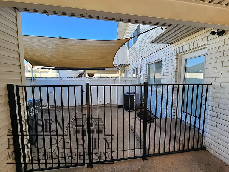 781 N Valley View Dr #1 — Photo 3