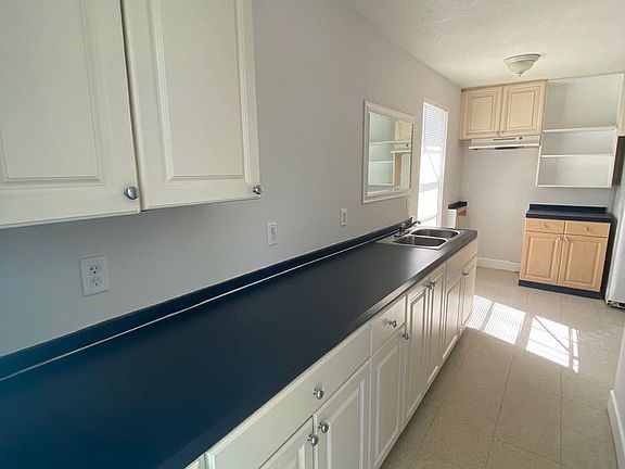 2nd image of 1014 13th Ave W #8944592