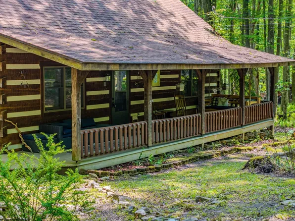 634 Windflower Dr, Terra Alta, WV 26764