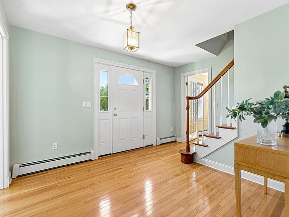3rd image of 51 Oldfield Road