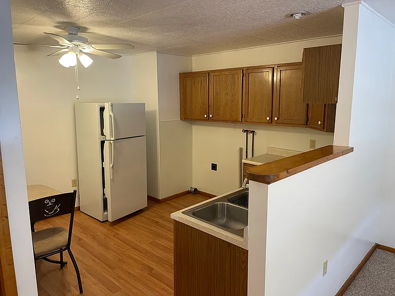 300 E 2nd St #4 — Photo 3