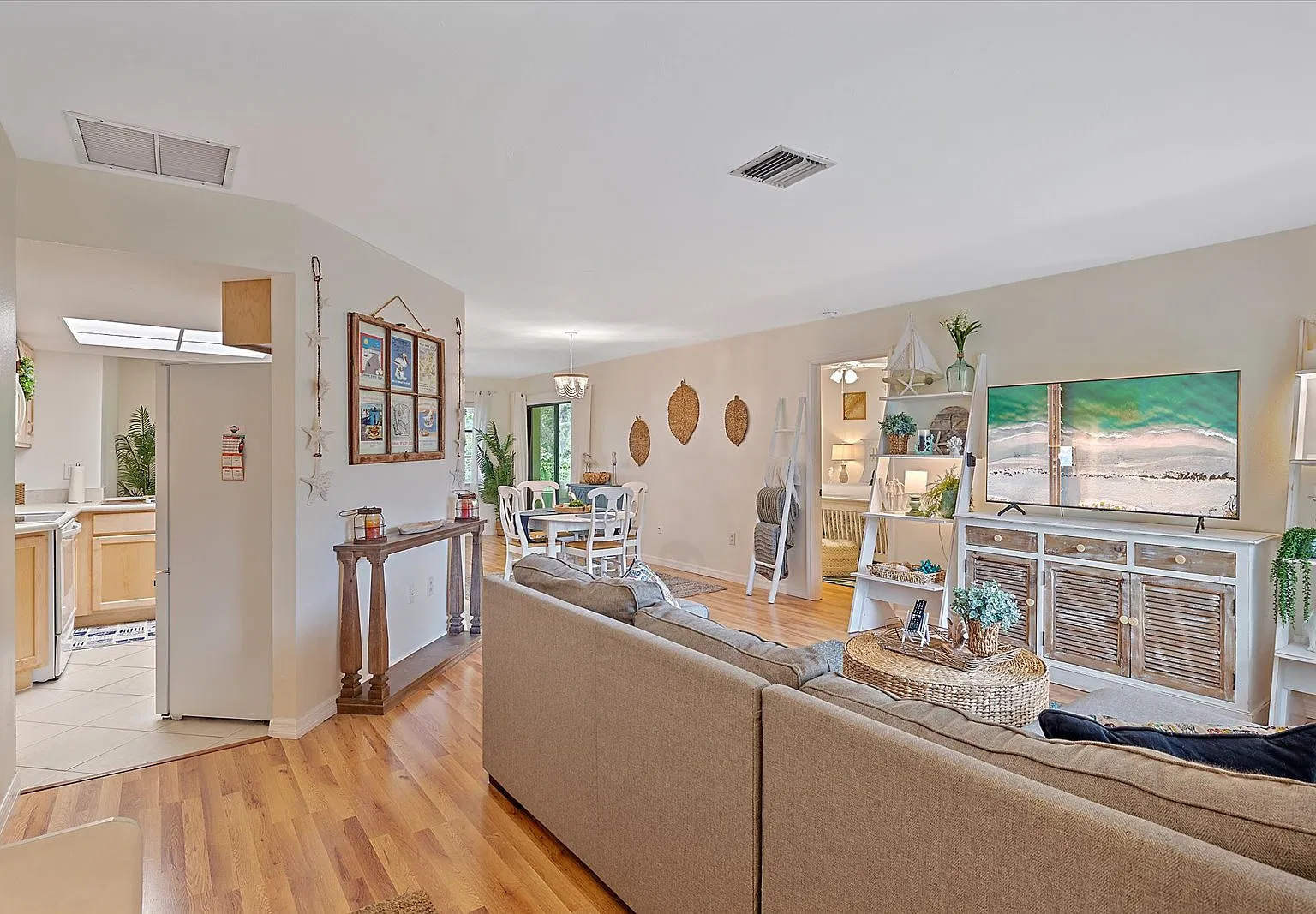 2 bed, 1525 sqft, $2,200 — Photo 2