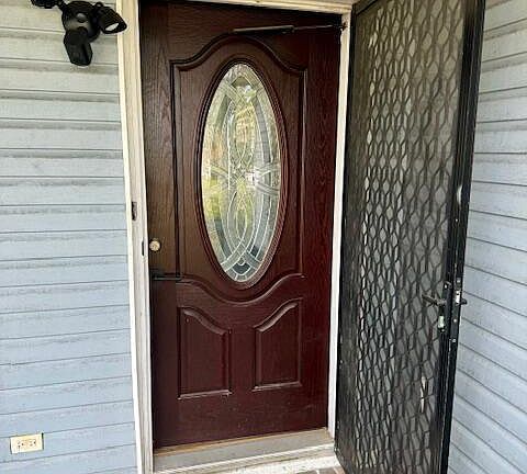 3rd image of 135 Beverly St