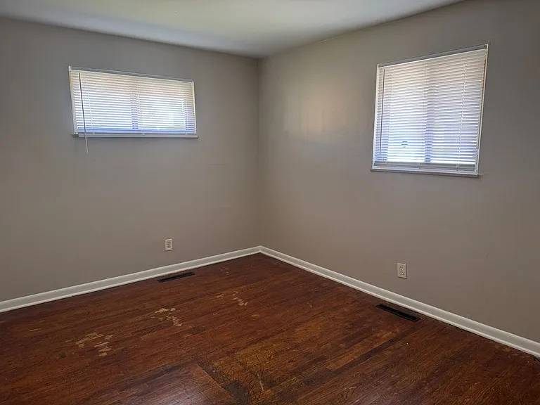 381-385 S Yearling Rd — Photo 5
