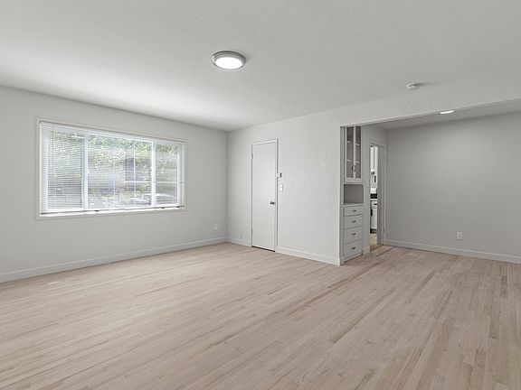 5th image of 594 S 6th St Unit 596A